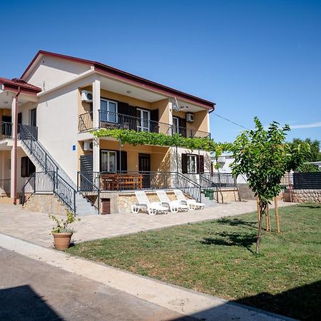 Apartments Zora Seline Extérieur photo