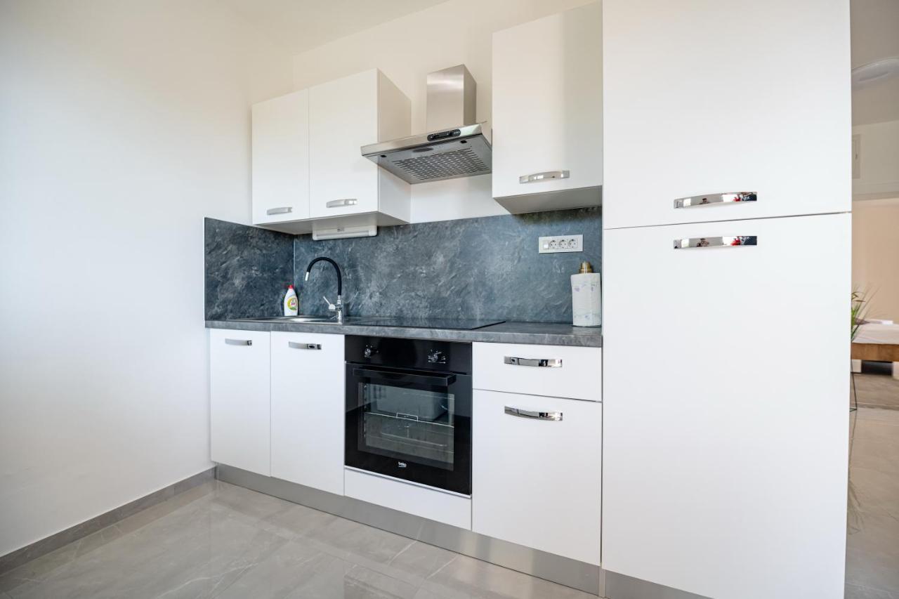 Apartments Zora Seline Extérieur photo